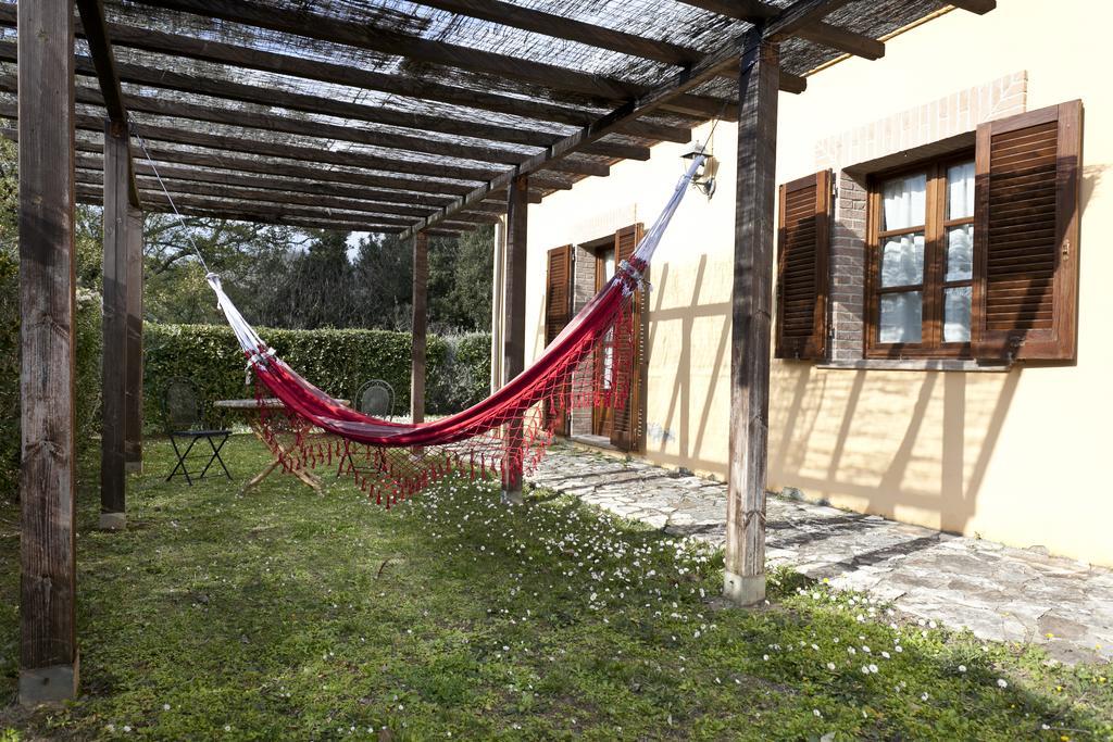 Casale Pundarika Guest House Riparbella Eksteriør bilde