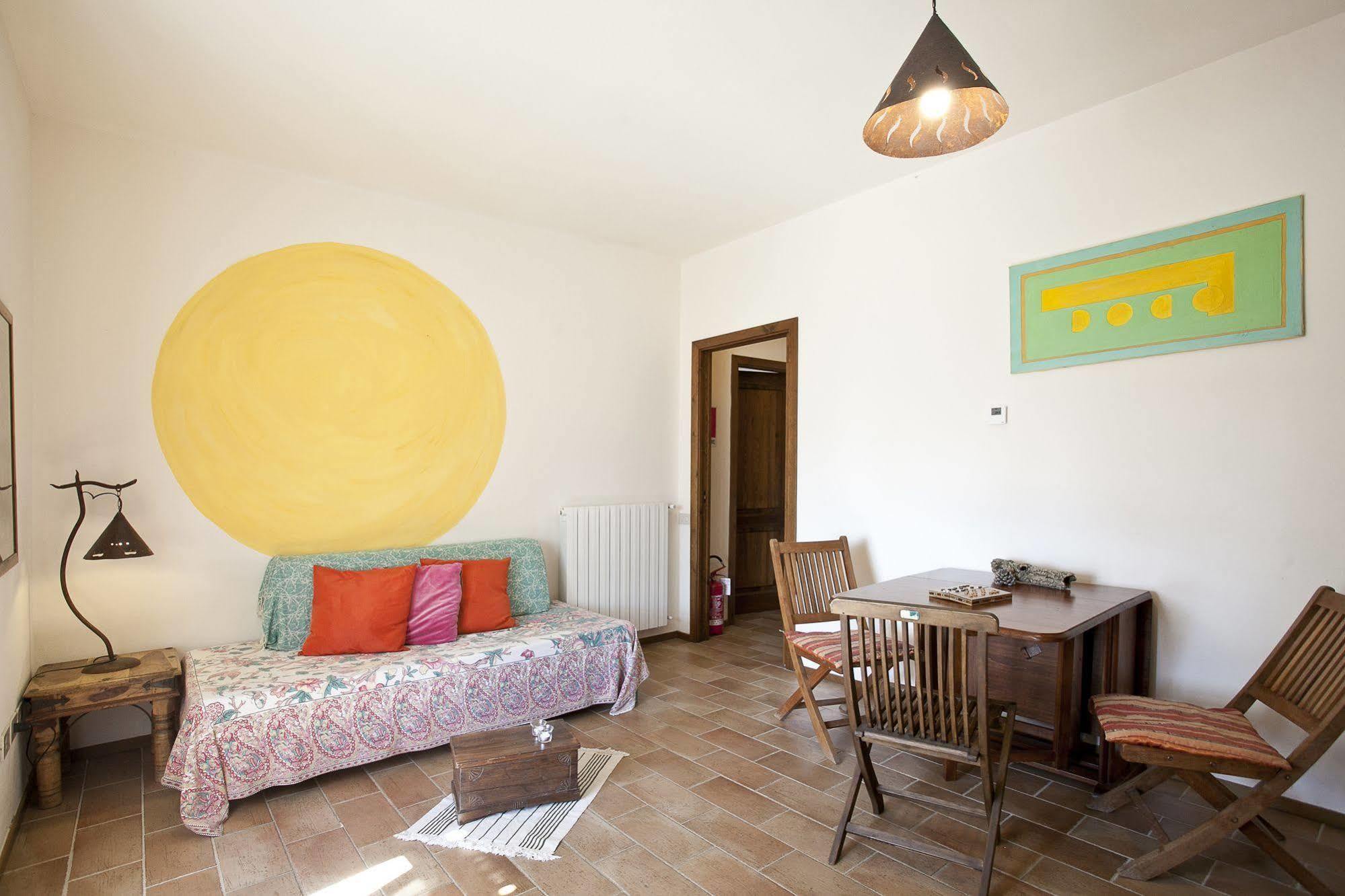 Casale Pundarika Guest House Riparbella Eksteriør bilde