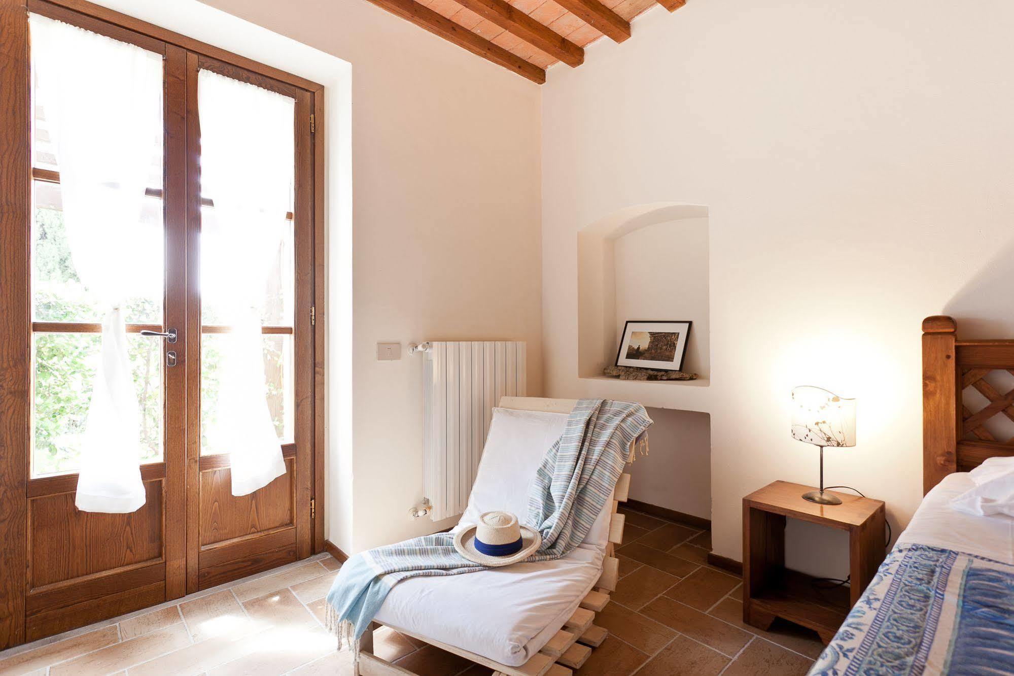 Casale Pundarika Guest House Riparbella Eksteriør bilde