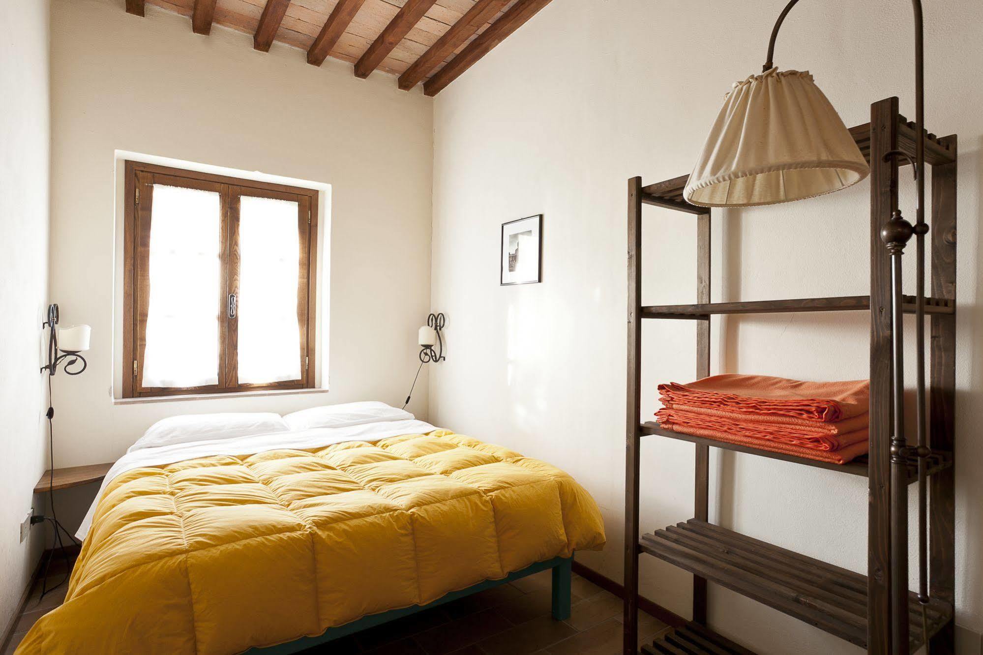 Casale Pundarika Guest House Riparbella Eksteriør bilde