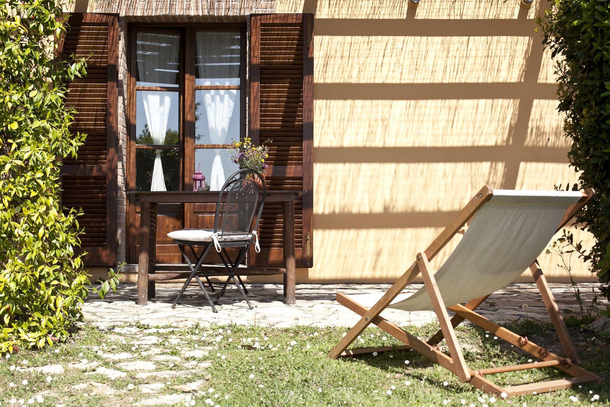 Casale Pundarika Guest House Riparbella Eksteriør bilde